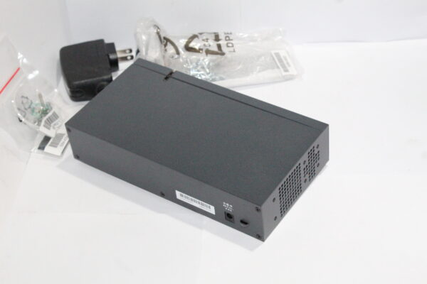 HP: V1410-16G Port unmanaged Switch - Image 4